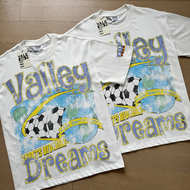 Vale Streetwear Brand - เสื้อยืดผ้าฝ้ายทรงหลวมพิมพ์ลายฟุตบอลแบรนด์ Retro American Vale Valley ประดับด้วยคริสตัล